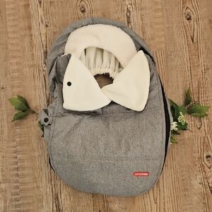 Skip Hop Gray and Cream Infant Footmuff